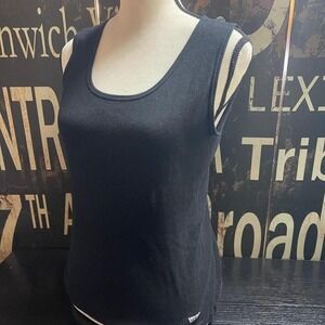 Levi's‎ tank top size medium